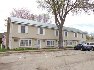 322 S 1st St, La Crescent, MN 55947