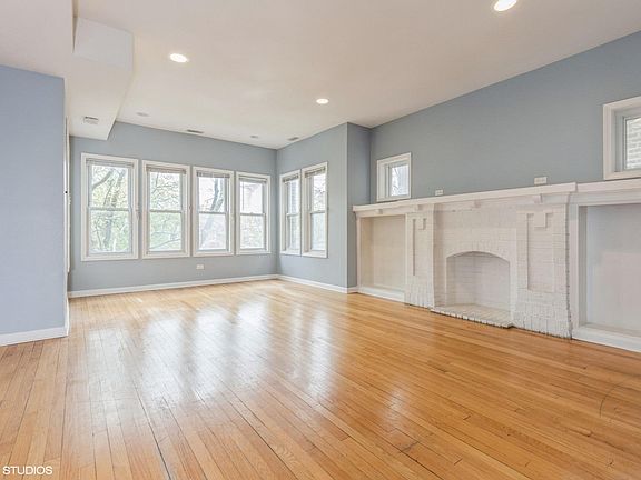 2nd image of 6239 N Claremont Ave #2