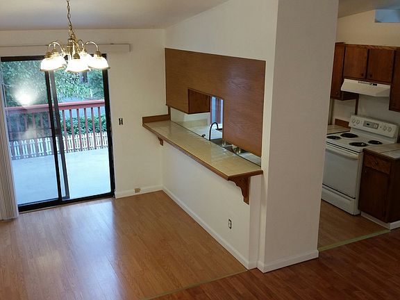 Dining/Living Rm