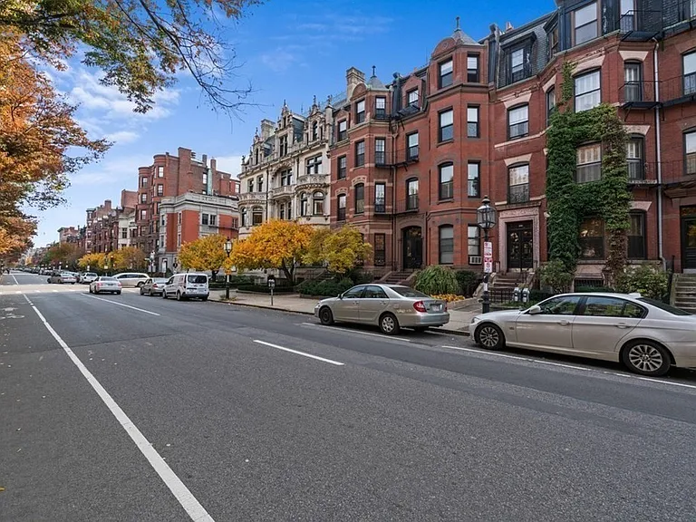 320 Commonwealth Ave #21 — Photo 16