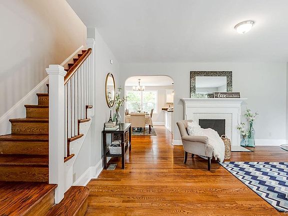 2nd image of 1910 Fenton St