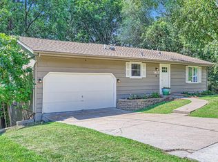 1413 Flag Ave N, Golden Valley, MN 55427
