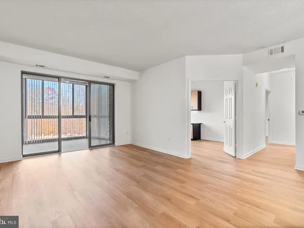 2901 S Leisure World Blvd Unit 233, Silver Spring, MD 20906