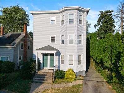 135 Kenyon Ave, Pawtucket, RI, 02861