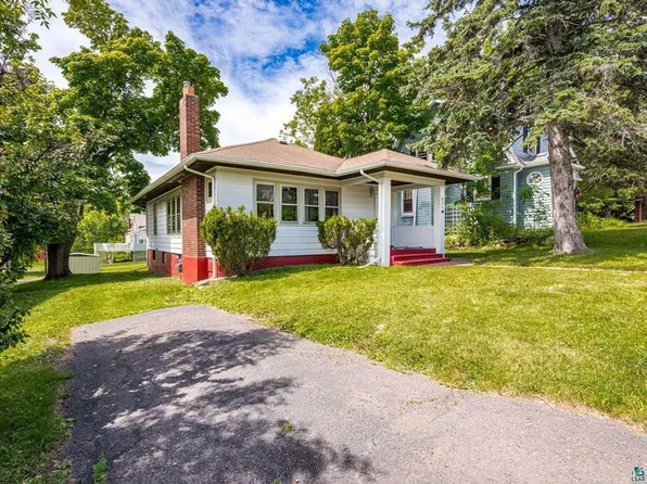 821 N 19th Ave E, Duluth, MN 55812-9625