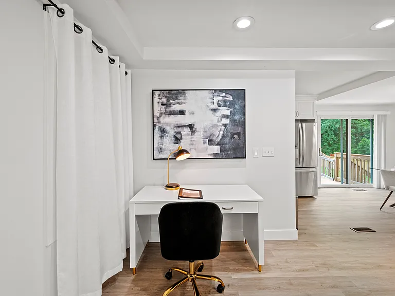 3031 Highland Dr SE — Photo 6