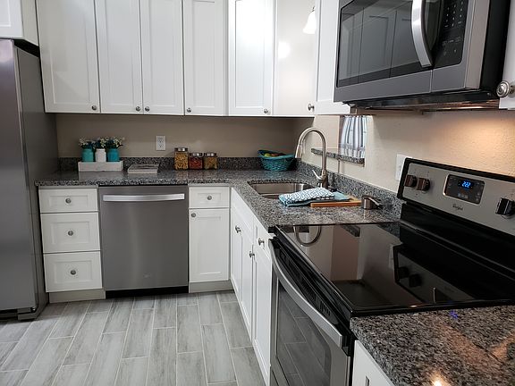 5th image of 4 Friedman Pl