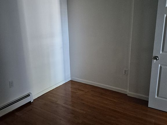 4th image of 712 Banner Ave