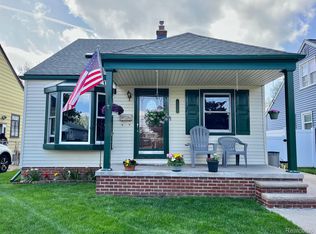 15933 Warwick Ave, Allen Park, MI 48101