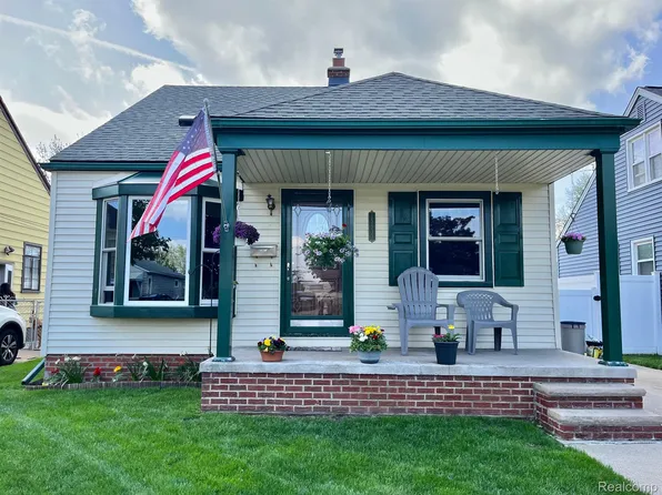 15933 Warwick Ave, Allen Park, MI 48101