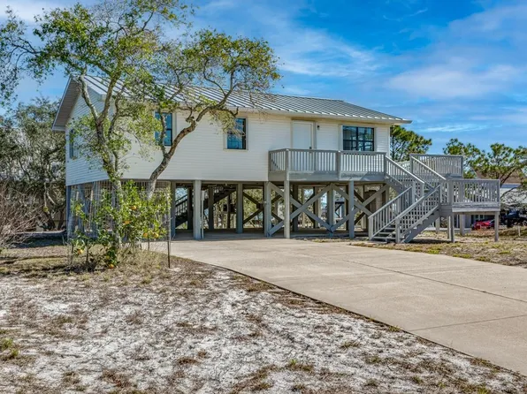 3 Bass St, Panacea, FL 32346