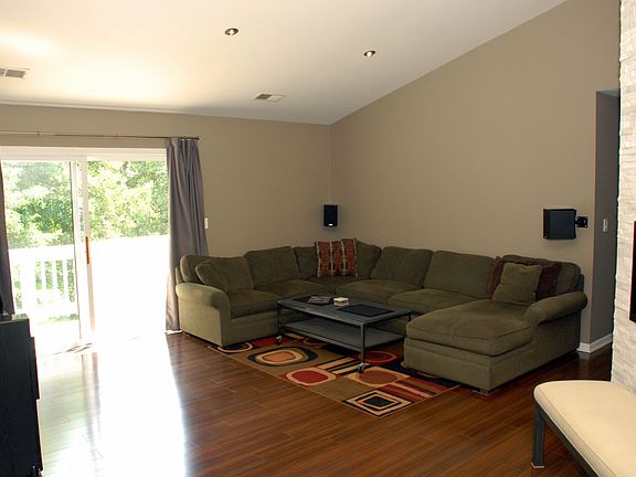 2nd image of 185 Ashbury Ln E APT 8