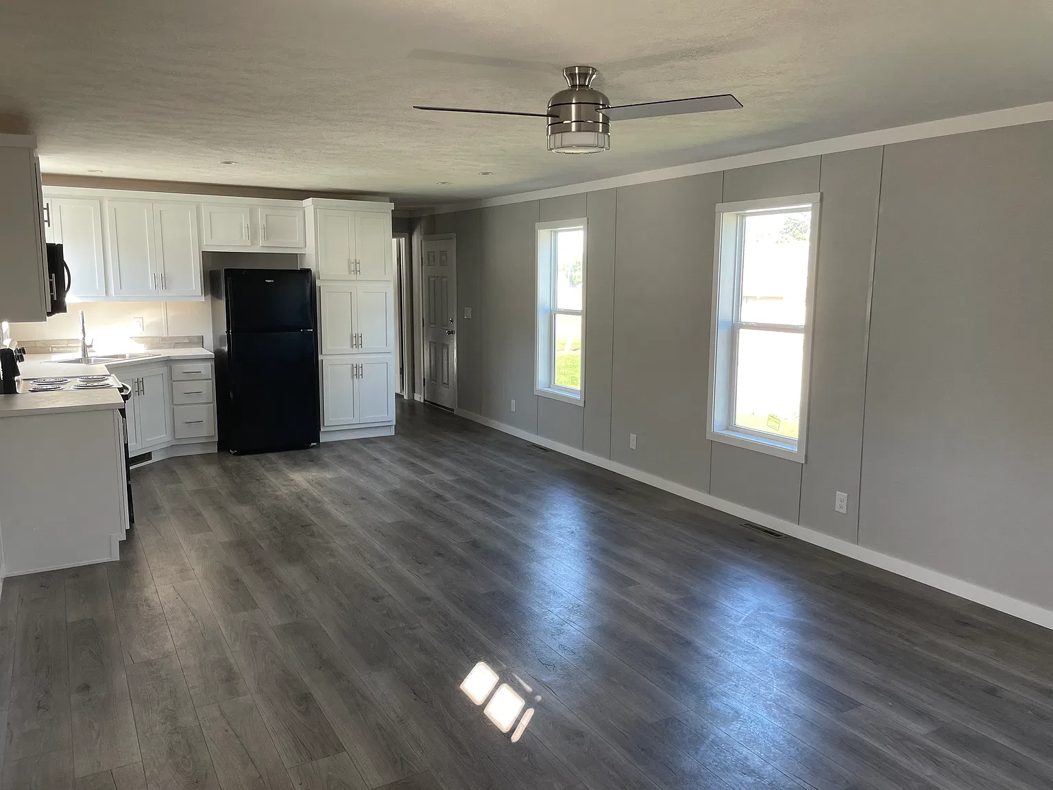 3 bed, 1092 sqft, $1,100 — Photo 2