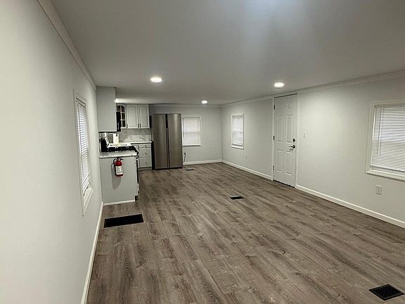 5th image of 3638 Weymouth Rd