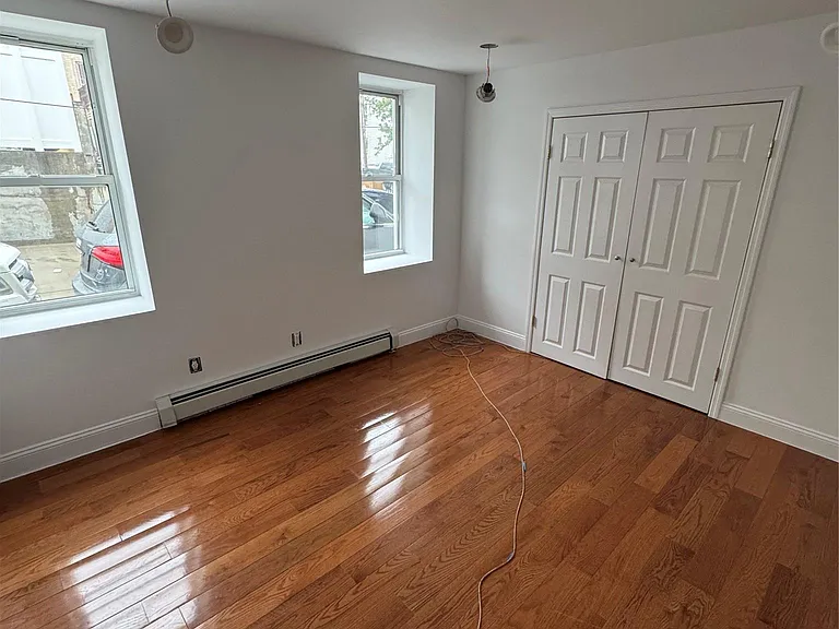 2031 Tomlinson Ave #1R — Photo 7