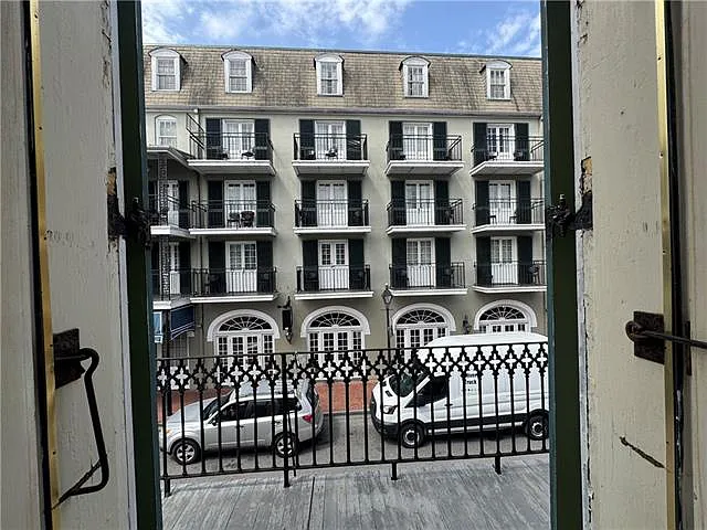 811 Toulouse St #A — Photo 12
