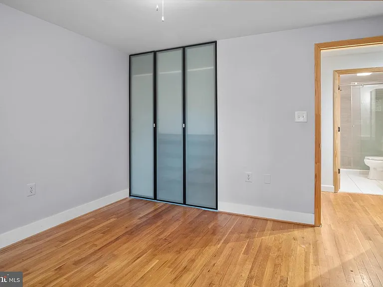 350 James St — Photo 13