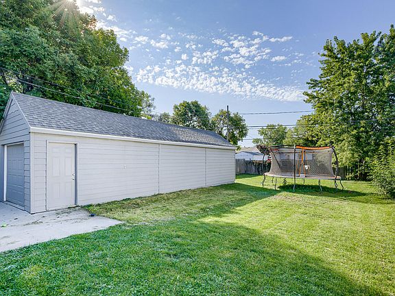 4th image of 2815 6th Ave