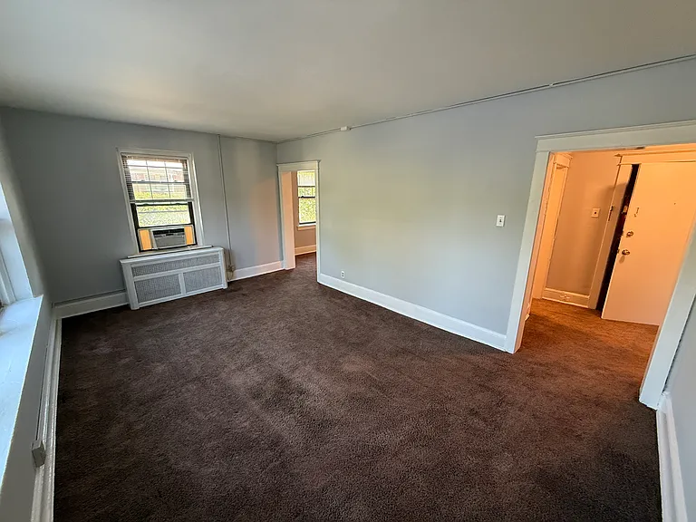 901 E 22nd Street — Photo 16
