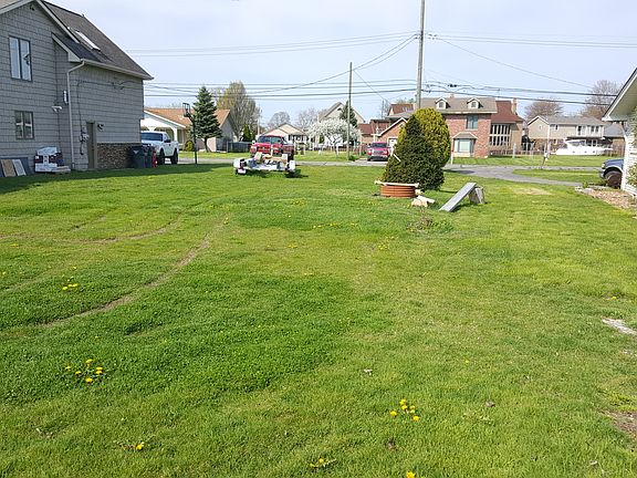 3rd image of 37767 Lakeville St