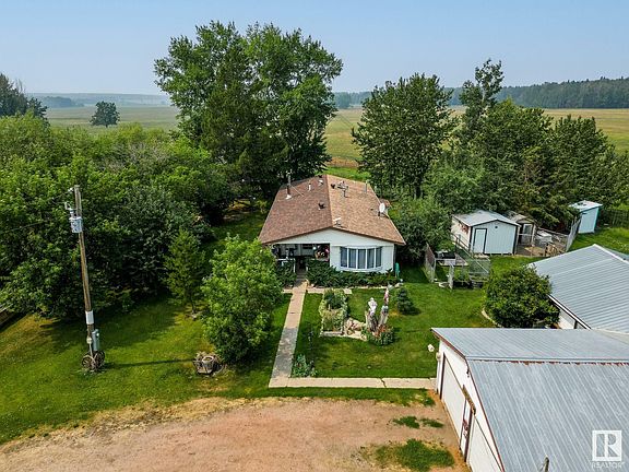 4th image of 65012 Township Road 462
