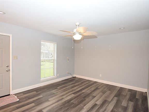 5th image of 9009 Gaylord Dr #39G