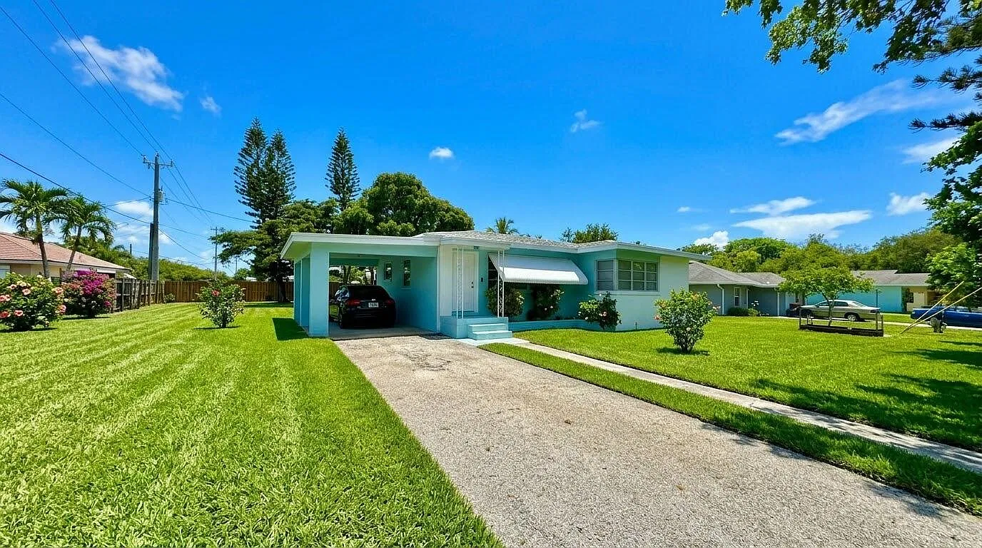 4 bed, 2.0 bath, 1571 sqft, $3,100 — Photo 1