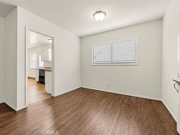5th image of 401 N Colfax St