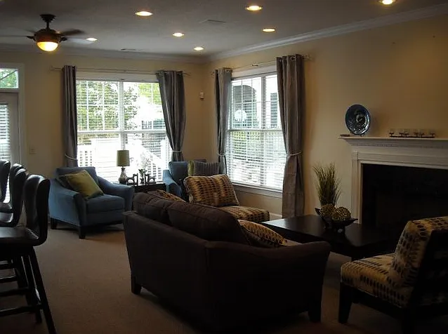 Scarlett Place Apartments — Photo 24