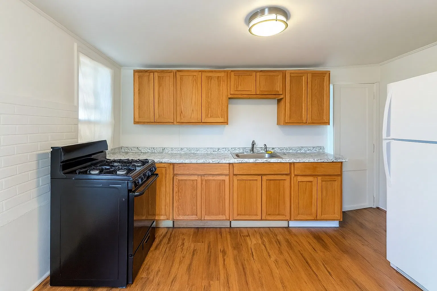 2 bed, 940 sqft, $1,290 — Photo 1