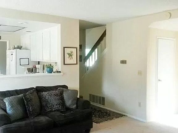 5th image of 2002 Lockwood Cir