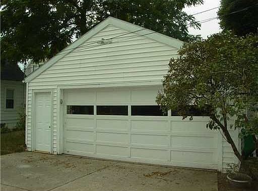 2nd image of 1722 W Michigan Ave