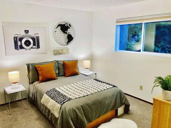 11 Plum Ln, Bellingham, WA 98229