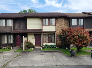 103 Maplewood Dr, Nitro, WV 25143