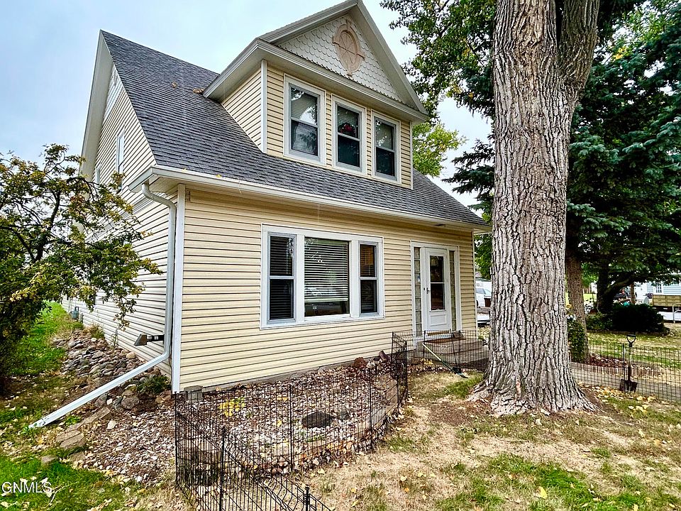 1st image of 404 Putnam St
