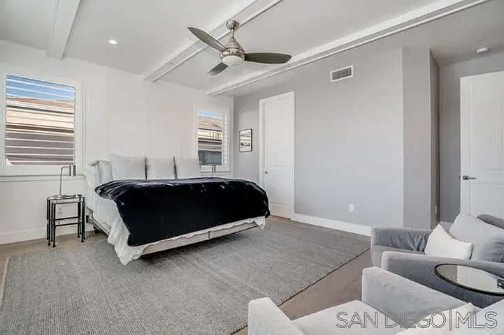 710 E Ave — Photo 32