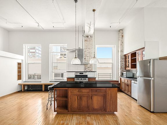4th image of 9 Murray St APT 10NW