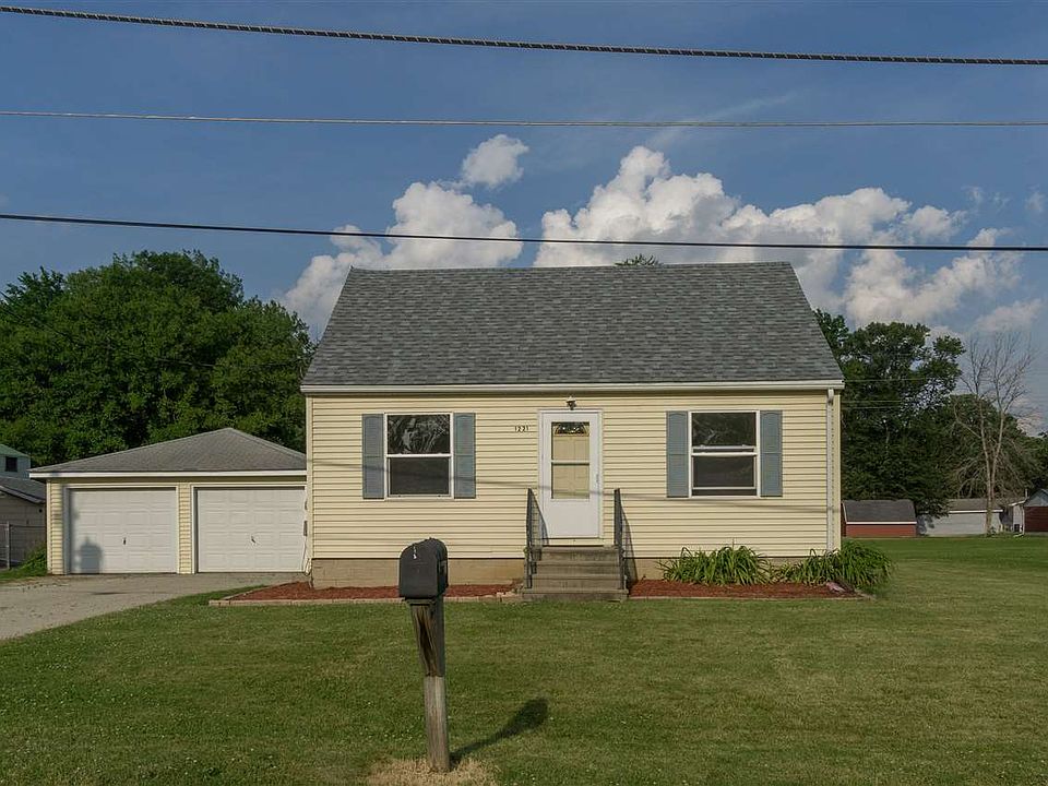 1st image of 1221 Fran St
