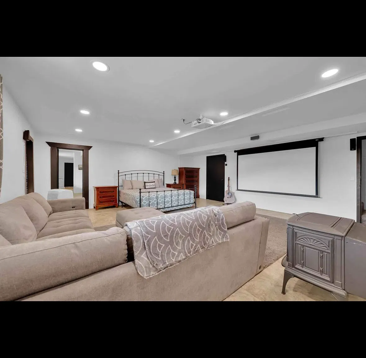 1 bed, 944 sqft, $1,900 — Photo 4