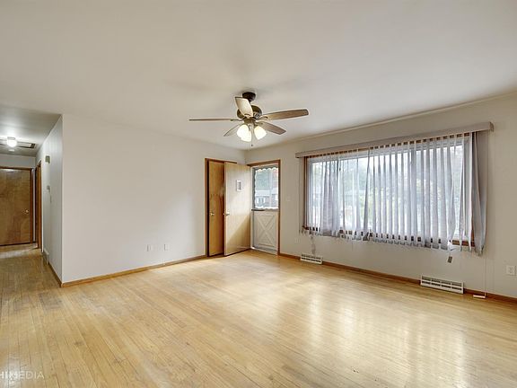 5th image of 6312 Lakewood Ave