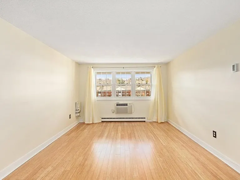 8 Old Colony Ln #10 — Photo 10