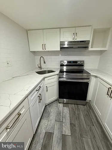 1224 Carlton St Photo 1