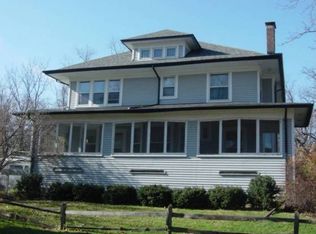105 W Plum St, South Elgin, IL 60177