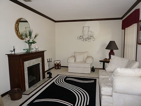 5th image of 6 Forest Oak Dr