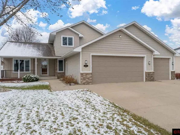 217 Falcon Dr, Mankato, MN 56001