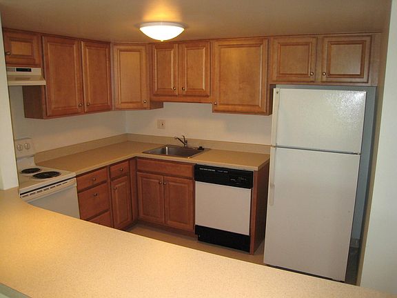 Kitchen with breakfast bar