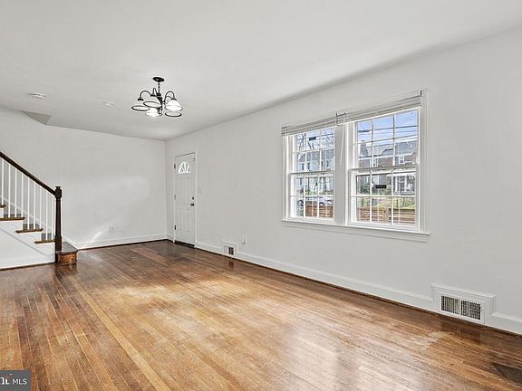 5th image of 1807 41st Pl SE