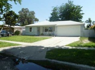 8934 Omelveny Ave, Sun Valley, CA 91352