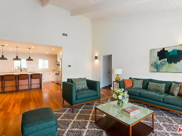 23721 Mariano St, Woodland Hills, CA 91367