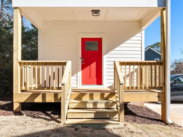 1749 Crest Rd, Raleigh, NC 27606